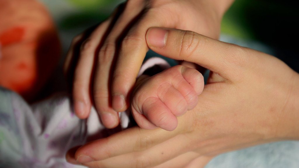  Una joven brit&aacute;nica da a luz dos veces en 48 horas 