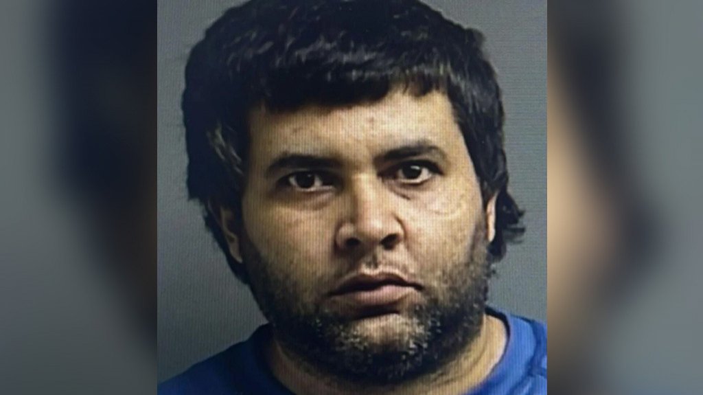  Hombre enfrenta cargos por agredir a perro con un tubo en Aguas Buenas 