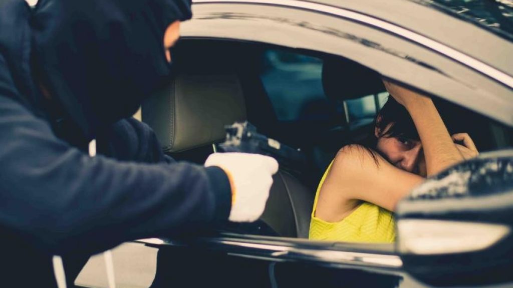  &ldquo;Carjacking&rdquo; a mujer en Puerto Nuevo 