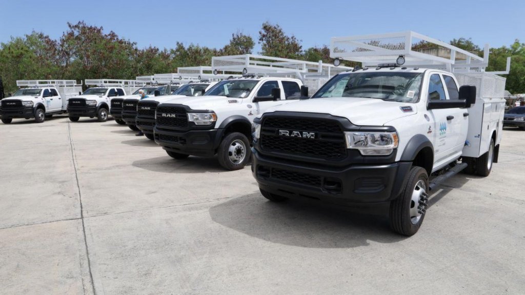  Presidenta AAA entrega segunda ronda de flota vehicular 