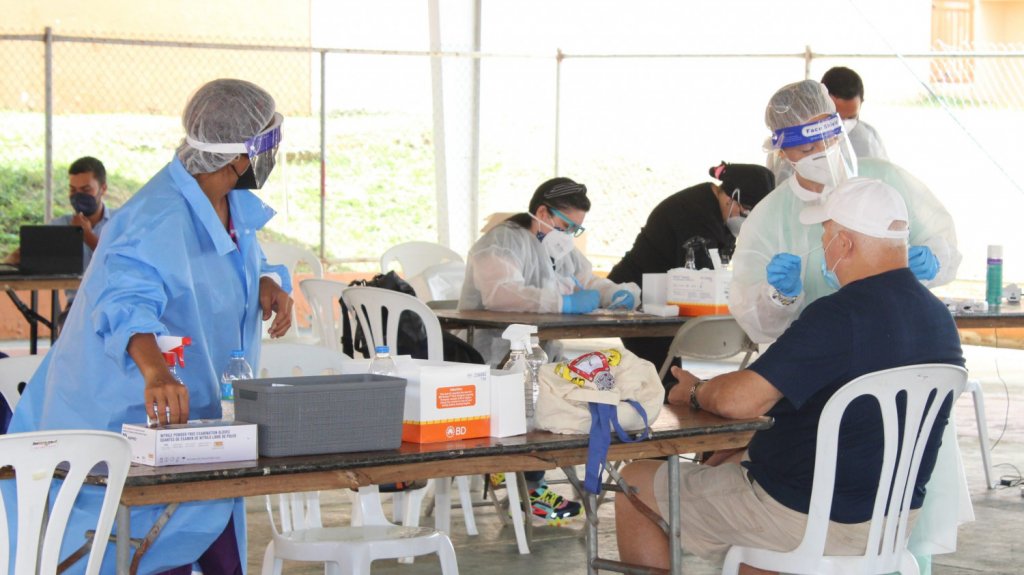  Alcalde enfrenta aumento extraordinario de casos positivos Covid-19 en Fajardo 