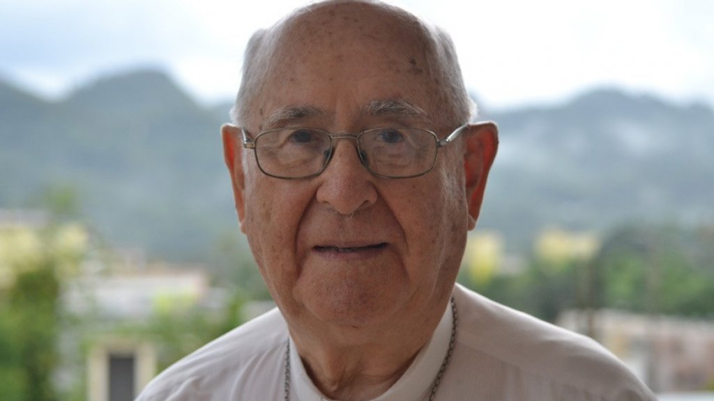  En Lares y Arecibo las exequias del Obispo Em&eacute;rito de Arecibo 