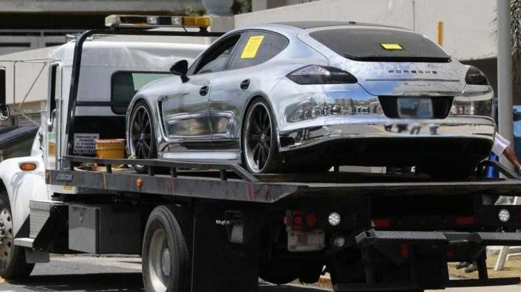  Hacienda subasta veh&iacute;culo de lujo 