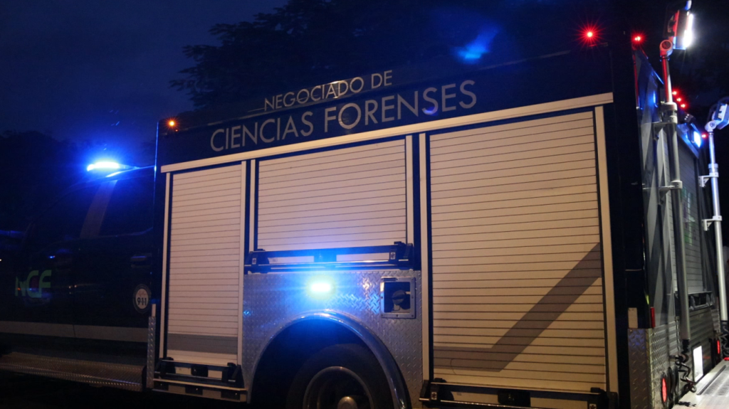  Fotos de dos escenas diferentes de asesinatos hoy, una en Santurce y otra en Carolina 