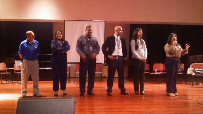 Charla educativa a estudiantes en Caguas