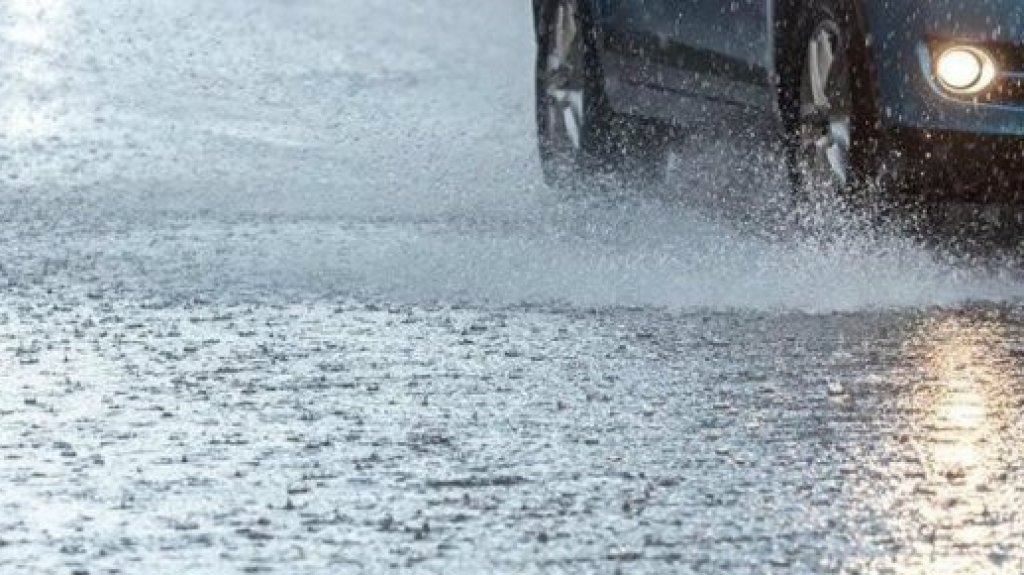  Cierran carretera en Cata&ntilde;o debido a inundaciones 