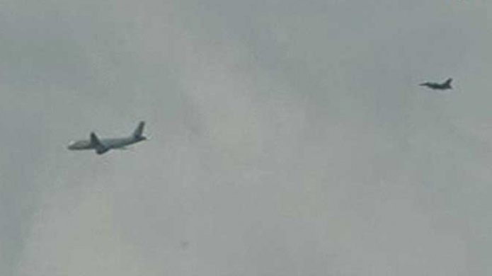 Dos F-16 escoltan a tierra un aviÃ³n que iba a PanamÃ¡ por amenazas de un pasajero