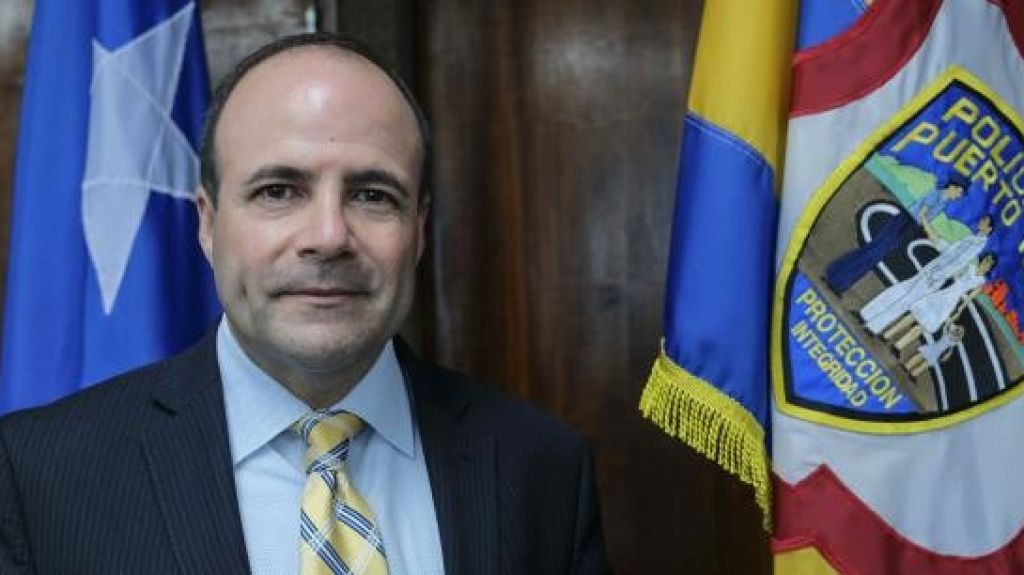  Secretario DSP asegura est&aacute; listo para agilizar peticiones para licencias de armas 