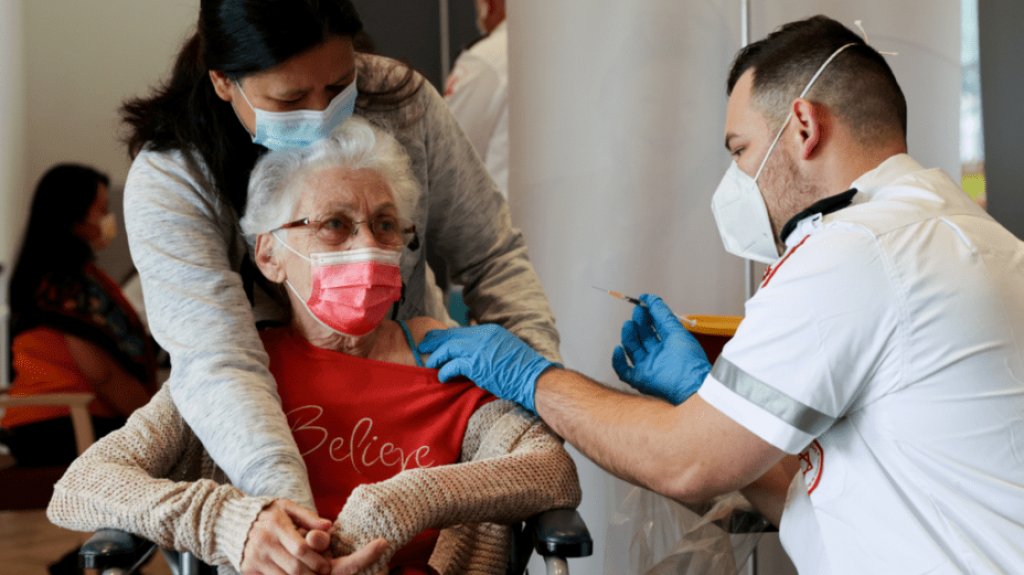  Salud une esfuerzos para administrar tercera dosis a pacientes inmunodeprimidos 