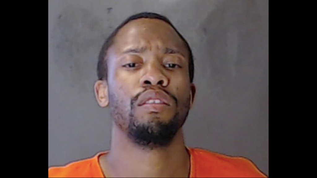  Apu&ntilde;al&oacute; 53 veces a su hermana porque "tardaba demasiado en el ba&ntilde;o" 