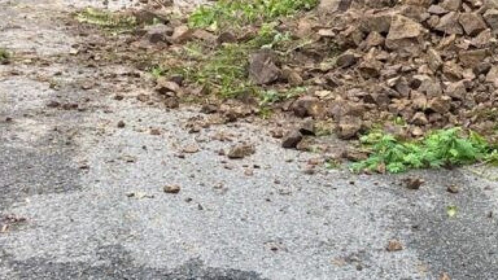  Deslizamiento de terreno en Aibonito obstruye paso en la carretera 155 