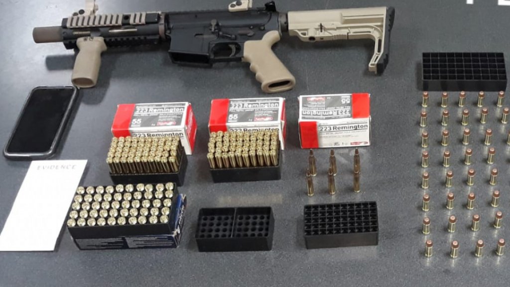  Arrestan a un hombre con un rifle en Santa Isabel 