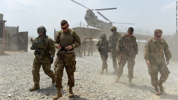 Familias cansadas de la guerra enfrentan noticias de que las tropas permanecerÃ¡n en AfganistÃ¡n