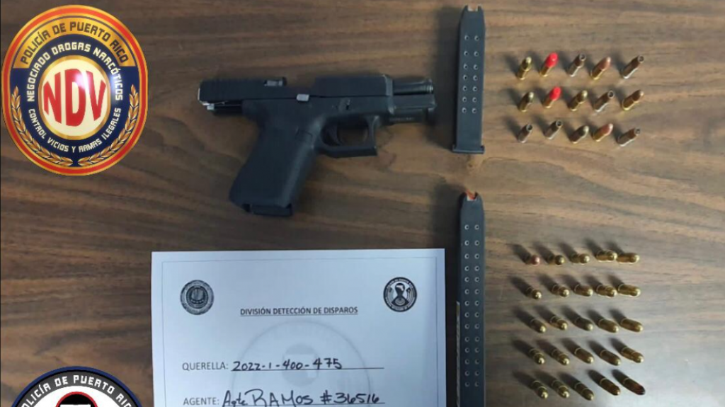  Hallan una pistola, cargadores y drogas en residenciales de San Juan 