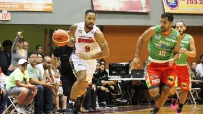 Santeros aguan la fiesta de los Indios en inicio de temporada del BSN