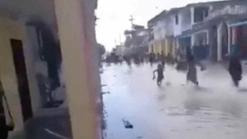  VIDEO: Inundaciones en las calles de Hait&iacute;, luego de declararse una alerta de tsunami tras el terremoto de 7,2 