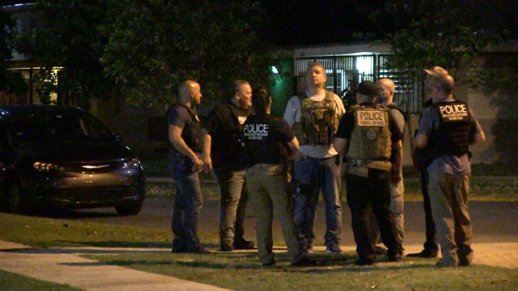  Video: Polic&iacute;as y federales llegan con iniciativa &ldquo;No Fear&rdquo; a detener la guerra de &ldquo;narcos&rdquo; en Fajardo 