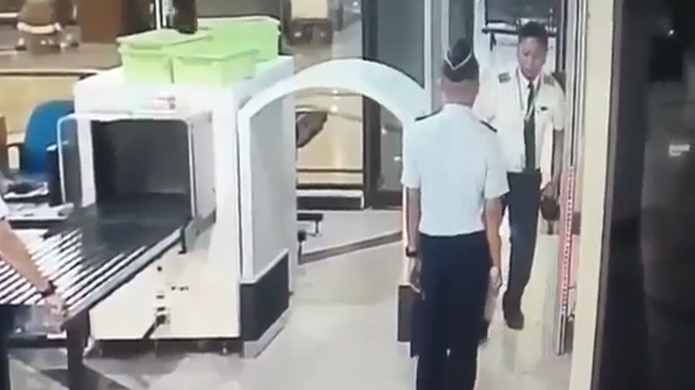 VIDEO: Un piloto se presenta ebrio para manejar un aviÃ³n con mÃ¡s de 150 personas