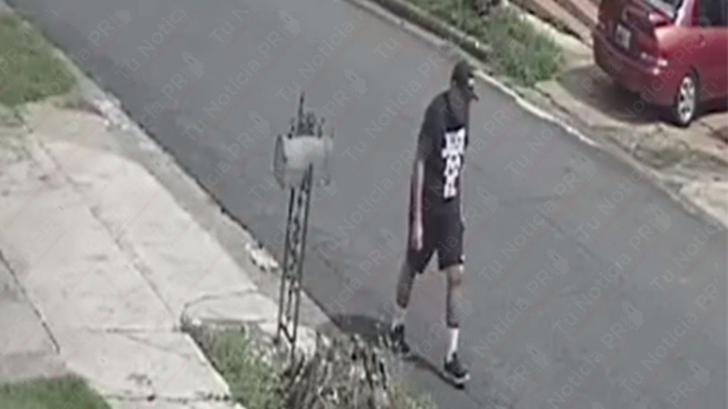  Polic&iacute;a busca a este hombre que rob&oacute; una pistola en Puerto Nuevo 