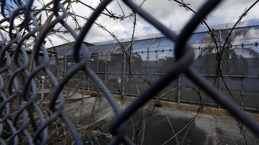  Confinado se enfrenta a guardias de Correcci&oacute;n y deja a cuatro lesionados 