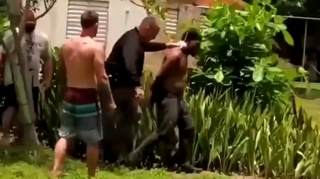  Video: Momento en que turista arresta uno de los inmigrantes en Rinc&oacute;n 