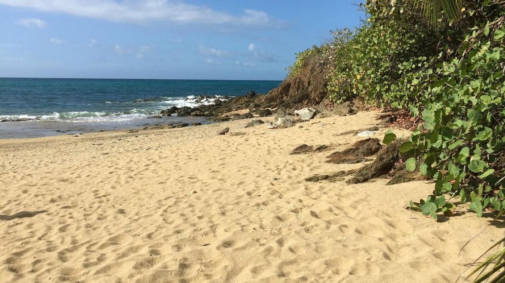  Asaltan 3 personas en playa de Vieques 