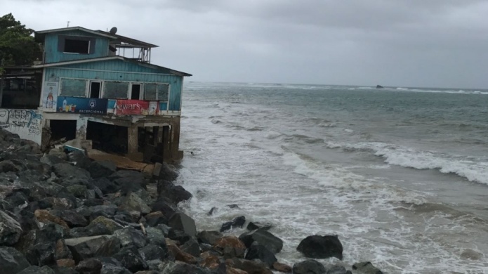 Video: Playa de Vega Baja y estructuras que podrÃ­an desaparecer tras marejada ciclÃ³nica