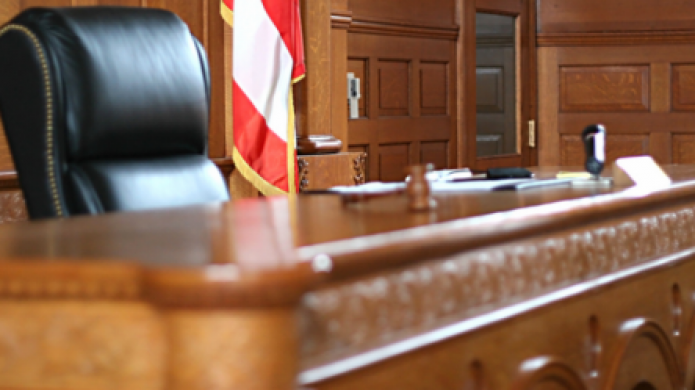 Cargos Contra Maestra que Agredio a Estudiante