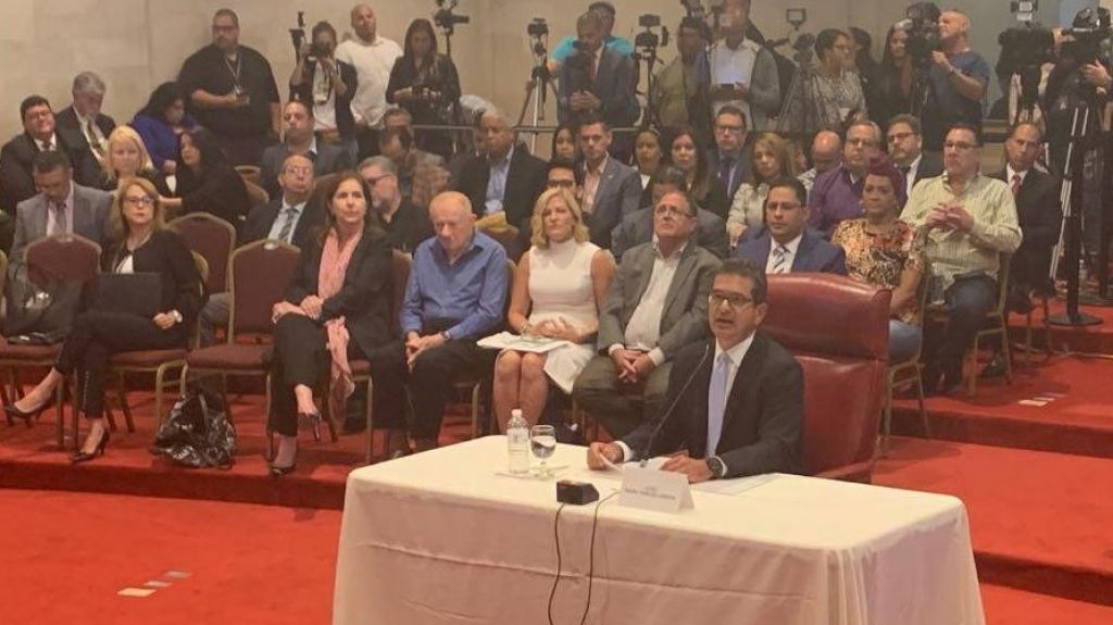  Pierluisi alega que sus v&iacute;nculos con la Junta son su mejor carta de trabajo 