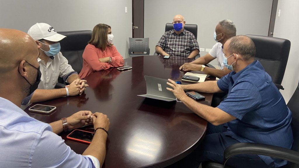  M&eacute;ndez N&uacute;&ntilde;ez aborda con alcaldes electos del &aacute;rea oriental acuerdan discutir contrato con HMS Ferries 