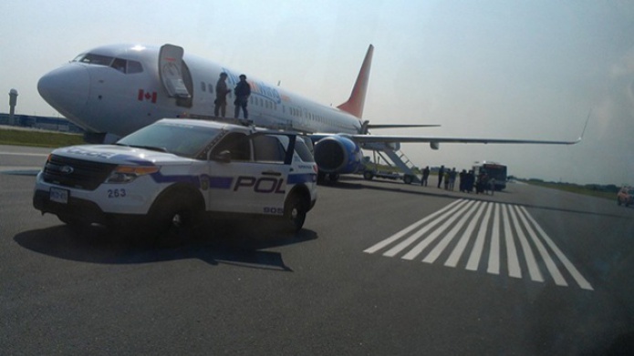 Video: Un equipo SWAT aborda un aviÃ³n con destino a PanamÃ¡ por una amenaza terrorista