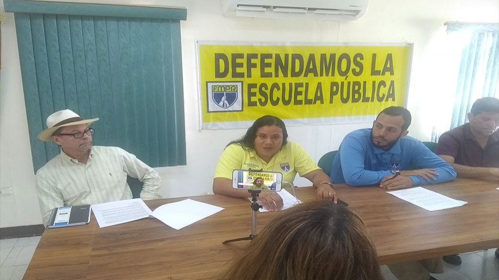  Insta la FMPR a unir esfuerzos contra la privatizaci&oacute;n de escuelas 