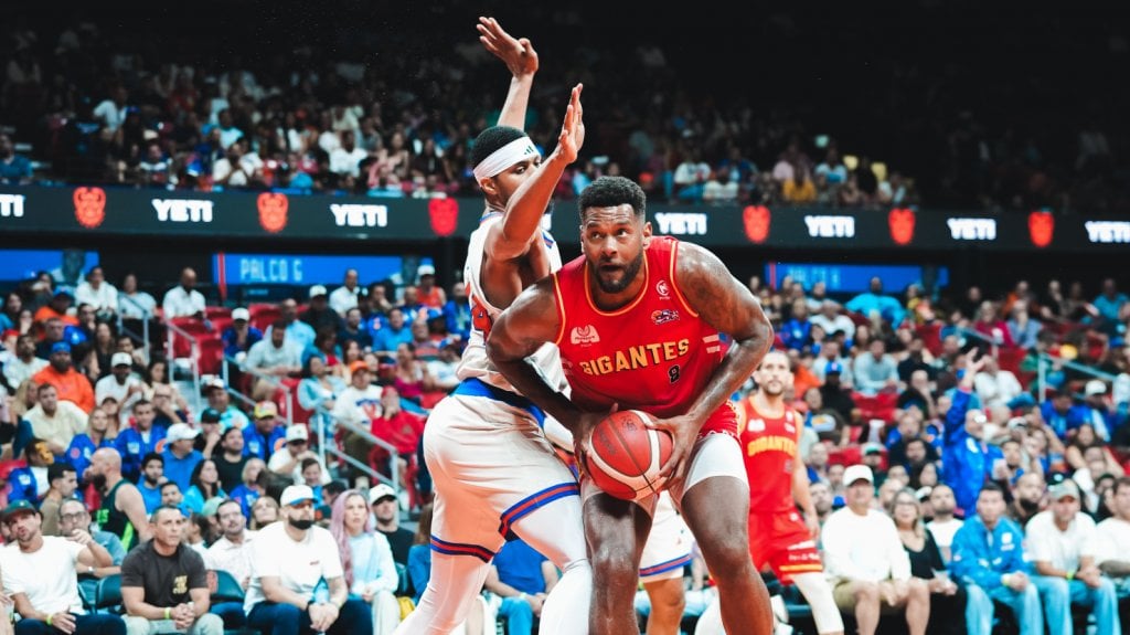  Gigantes resisten avance de los Cangrejeros y se apuntan su cuarto triunfo en línea 