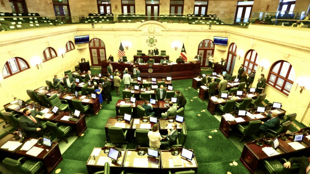  Presidente de la C&aacute;mara solicita plan de pago para que no corten los servicios de agua y luz 