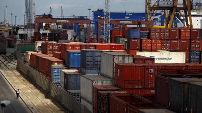 Regresa la idea de un impuesto fijo en el muelle