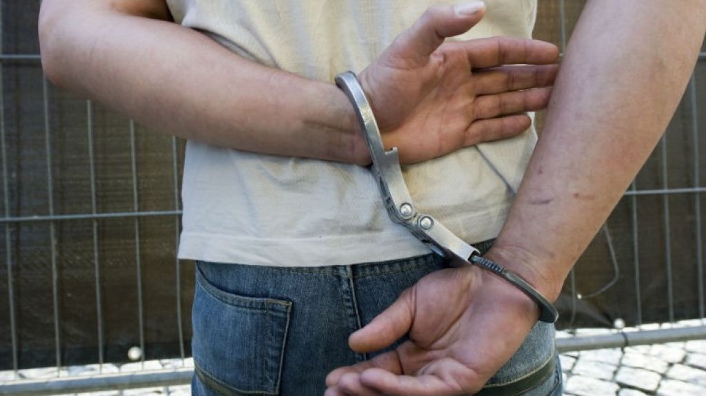  Otro aburrido en la cuarentena que se puso a disparar al aire en Villalba 