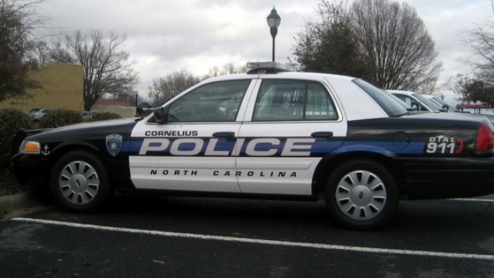 PolicÃ­as de EE.UU. matan a un joven tras acudir a la llamada de ayuda de sus padres