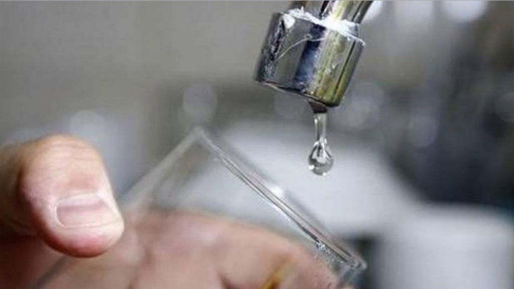  AAA trabaja en aver&iacute;a en PR- 831 en Bayam&oacute;n 