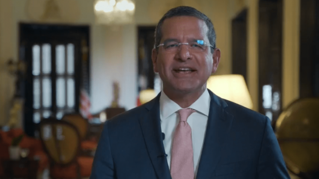  Gobernador convierte en ley la Reforma Laboral 