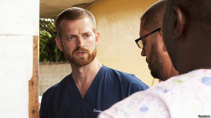 Aterriza en EE.UU. aviÃ³n con el primero de dos estadounidenses infectados por el Ãbola