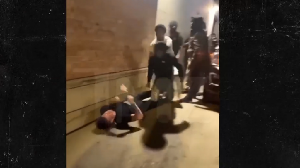  Video: Escolta de rapero “noquea” a un fanático solo por que le fue a pedir una foto 