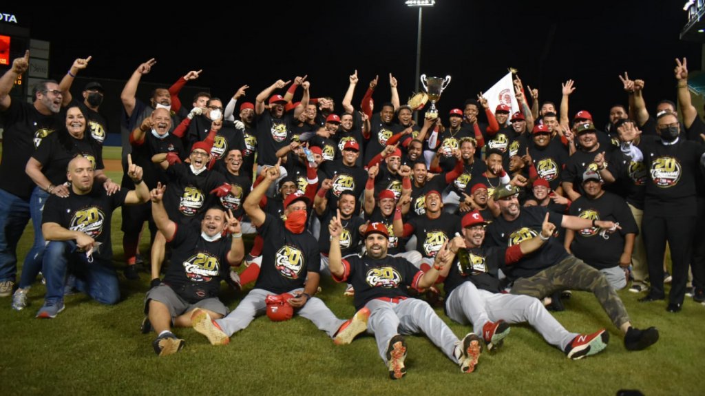  Caguas obtiene su vig&eacute;simo campeonato en el b&eacute;isbol invernal Banner Ad 