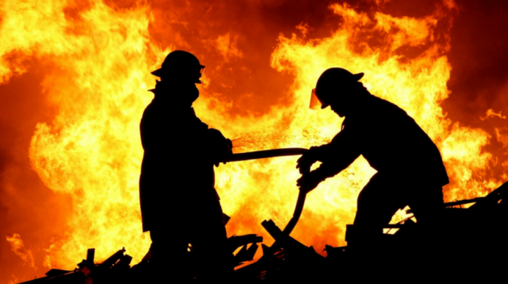  Incendio que afectó a cinco viviendas obliga al municipio de Ponce a activar plan de emergencia 