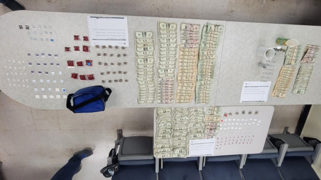  Fotos: Varios arrestados durante intervenciones en punta de drogas de Arecibo 