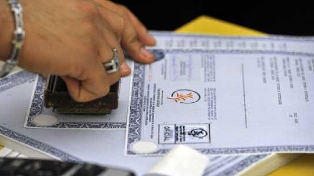  Boricuas podr&aacute;n obtener certificados de nacimiento, salud y vacunas en la Florida 