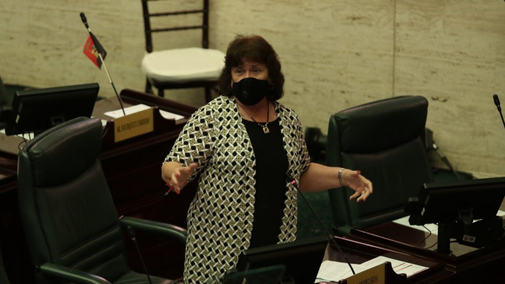  Presenta legislaci&oacute;n para establecer la vigilancia permanente a casos de violencia de g&eacute;nero 