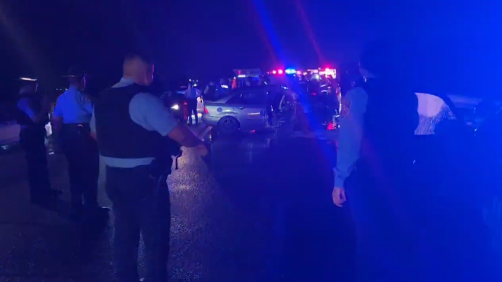  Video: Grave conductor que se estrell&oacute; anoche contra una valla en Dorado 