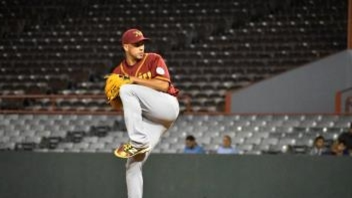 Los Indios toman por asalto el SolÃ¡ Morales