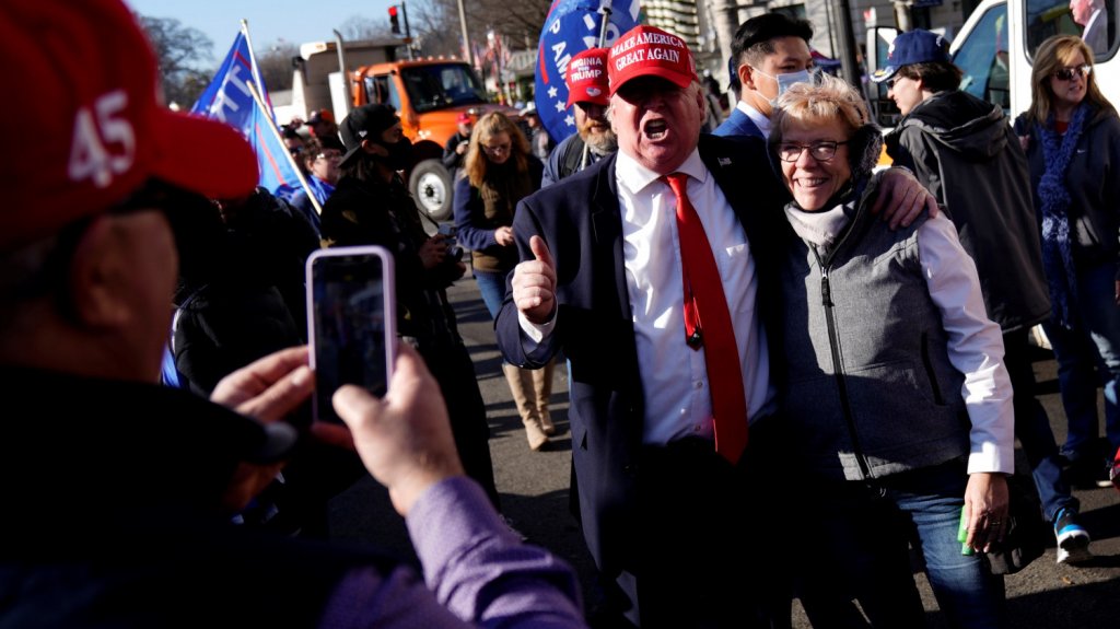  Los fieles a Trump vuelven a denunciar &ldquo;fraude&ldquo; en las calles de Washington 