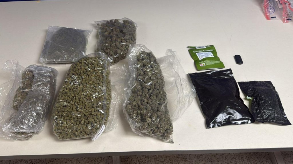  La Polic&iacute;a realiza m&uacute;ltiples arrestos por drogas en San Juan 